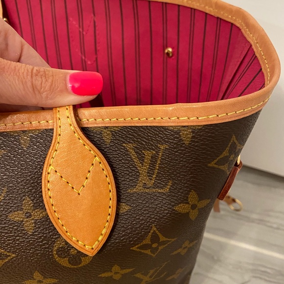 ❌sold❌Louis Vuitton Neverfull MM Pivone Interior! - Picture 4 of 9